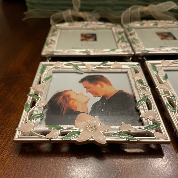 🩷 Carrs Pink & Green Photo Frame 3 1/2 By 3 1/2 Metal Frame Floral Design🩷 - Picture 5 of 9